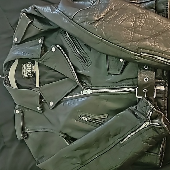 Leather Jacket - Picture 4 of 10